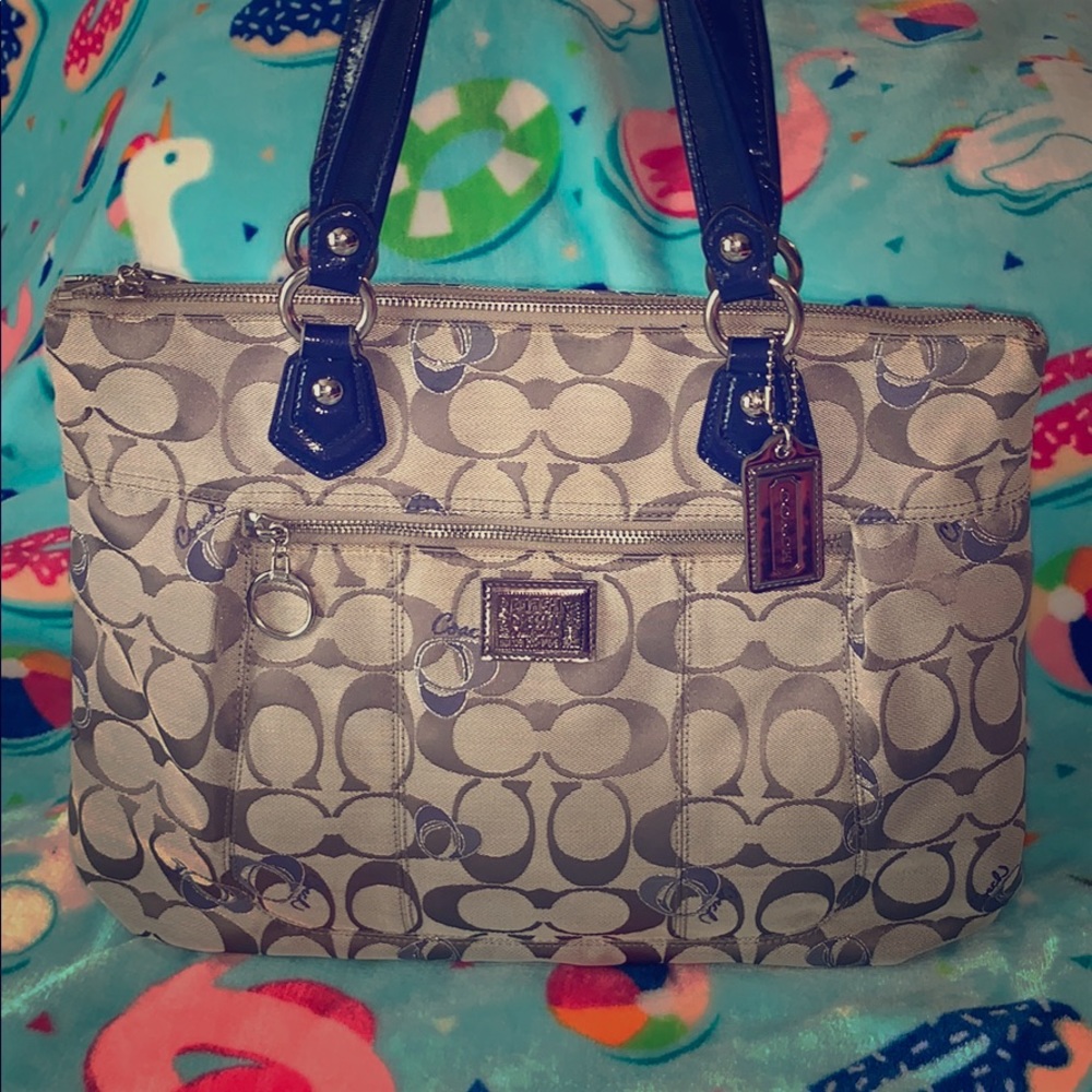 SALE Coach Poppy Hearts Glam Tote Large